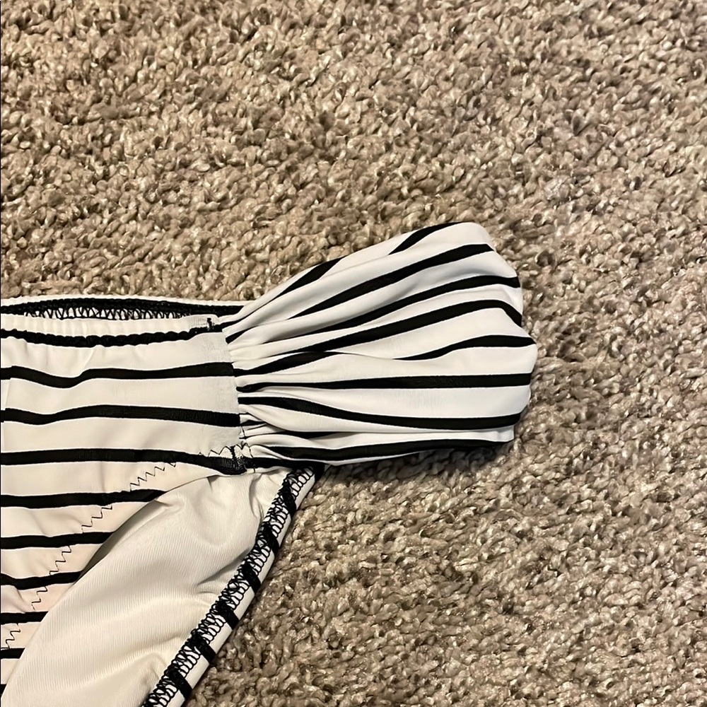 Striped Bikini Set - Picture 4 of 7